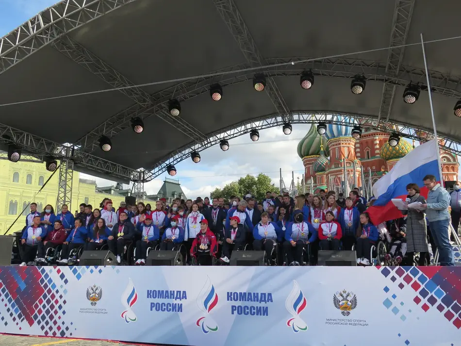 The ensemble took part in the solemn ceremony of 
honoring the Russian Paralympic team on Red Square