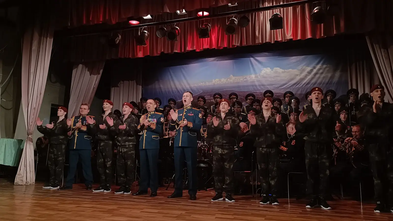 Концерт Ансамбля состоялся в Доме офицеров флота города Балтийска 