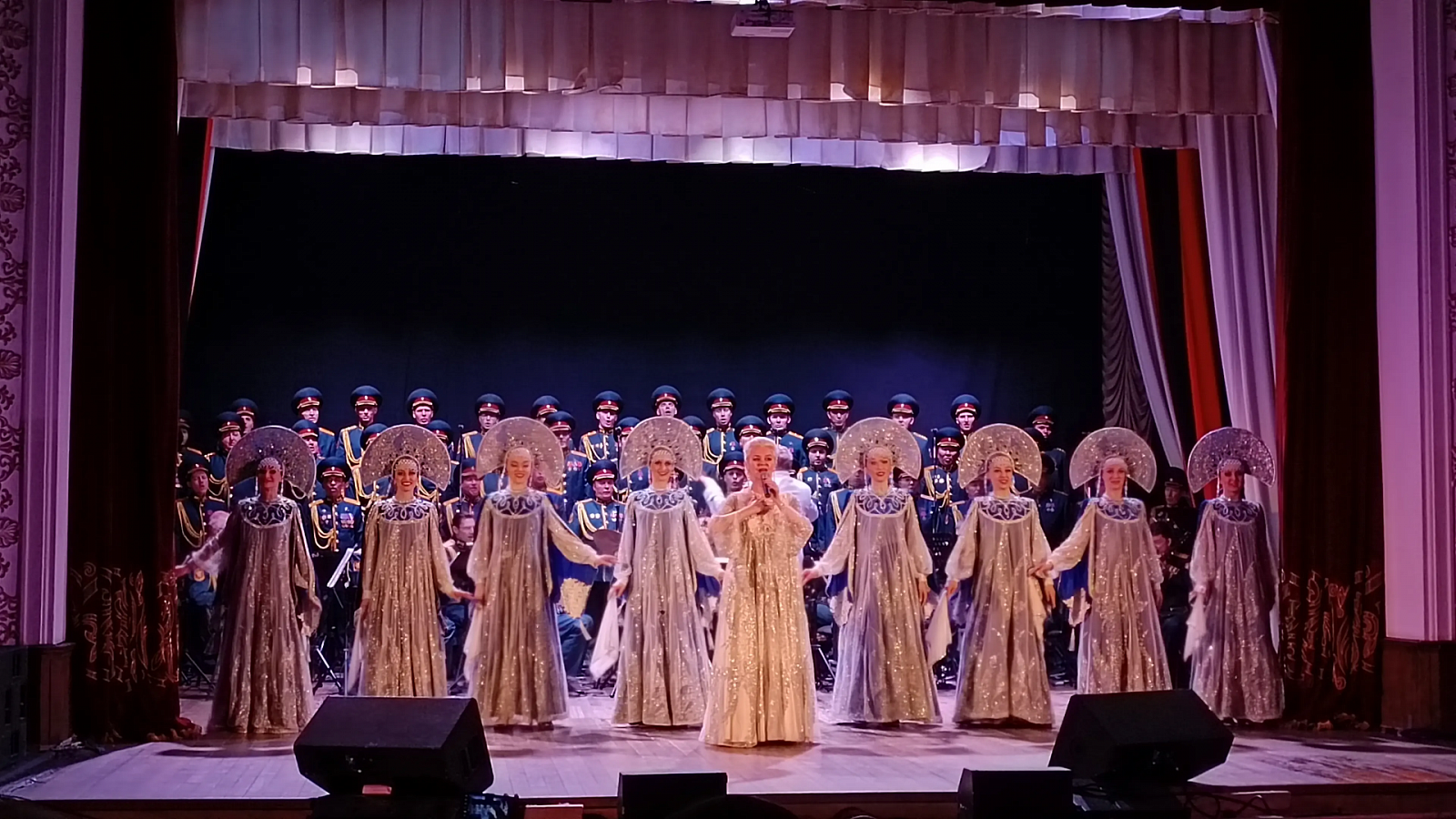 Праздничный концерт в Туапсе, посвящённый Дню Победы